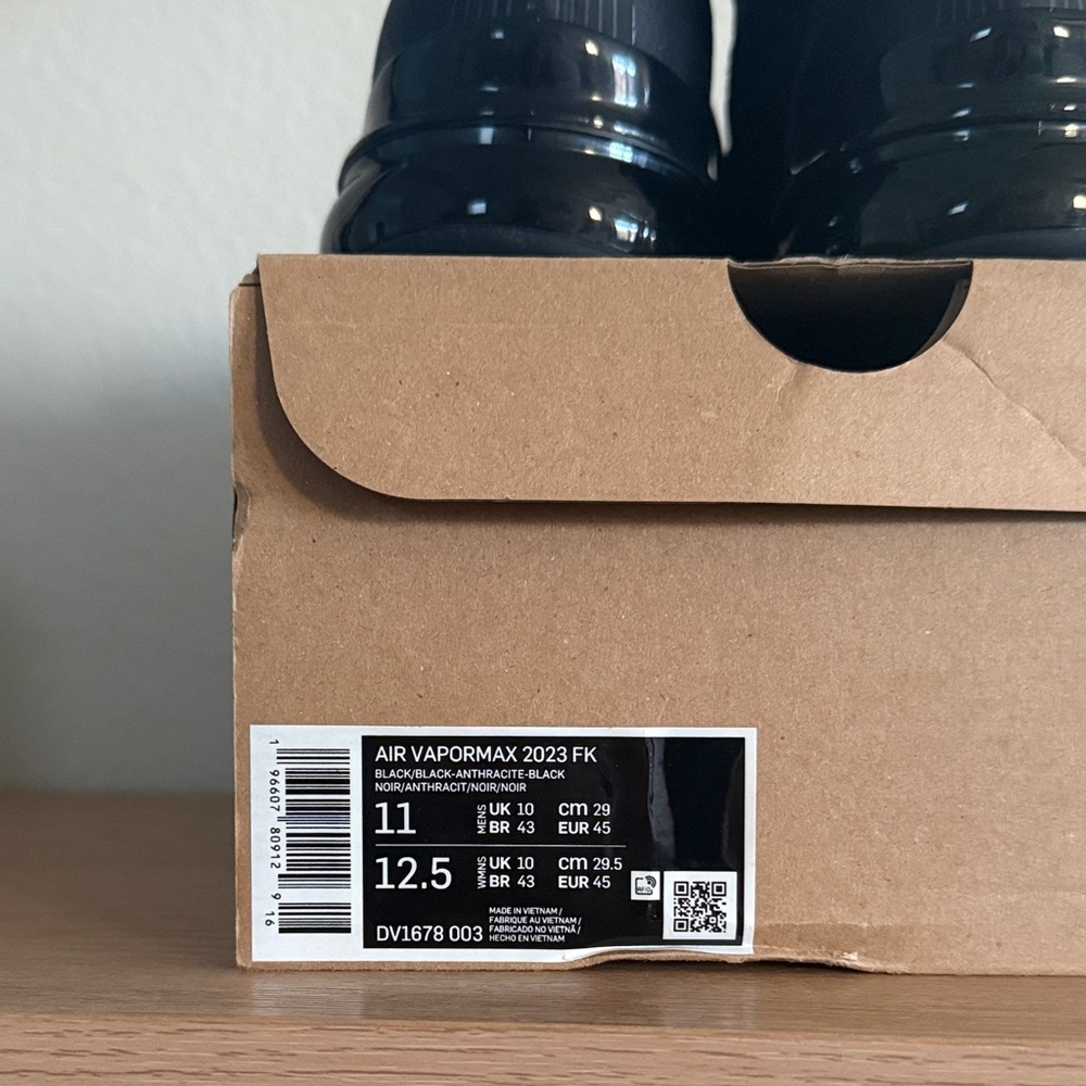 Nike Black Air Vapormax 2023 Flyknit Size 11 - Picture 2 of 5